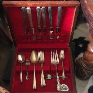 Flatware, few pieces